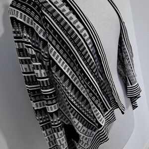 Karen Millen Monochrome Patterned Blouse